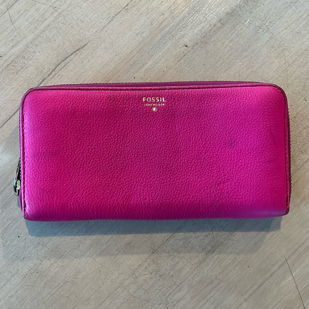 Genuine Fossil pink leather wallet